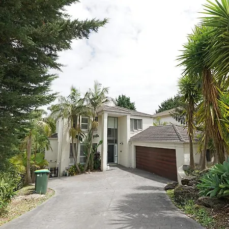 Charming 6 Brm Villa In Melbourne Mullum Mullum Precinct Doncaster East Exterior photo