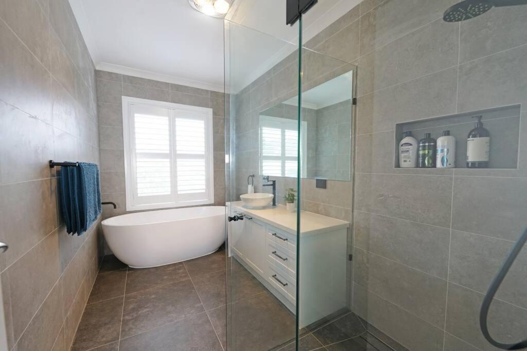 Charming 6 Brm In Melbourne Mullum Mullum Precinct *