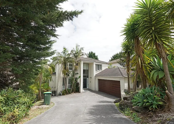 Charming 6 Brm Villa In Melbourne Mullum Mullum Precinct