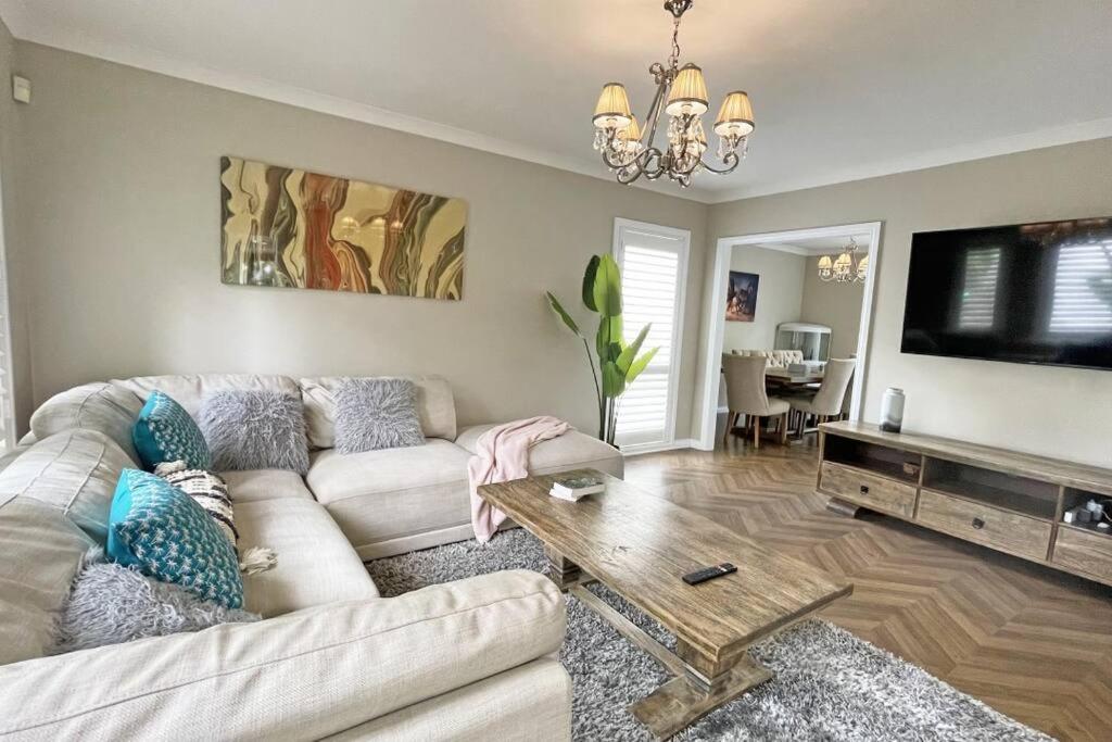 Villa Charming 6 Brm In Melbourne Mullum Mullum Precinct *