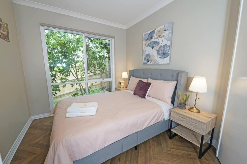 Villa Charming 6 Brm In Melbourne Mullum Mullum Precinct Doncaster East