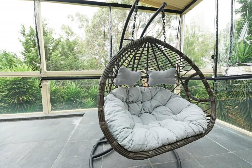 Charming 6 Brm In Melbourne Mullum Mullum Precinct *