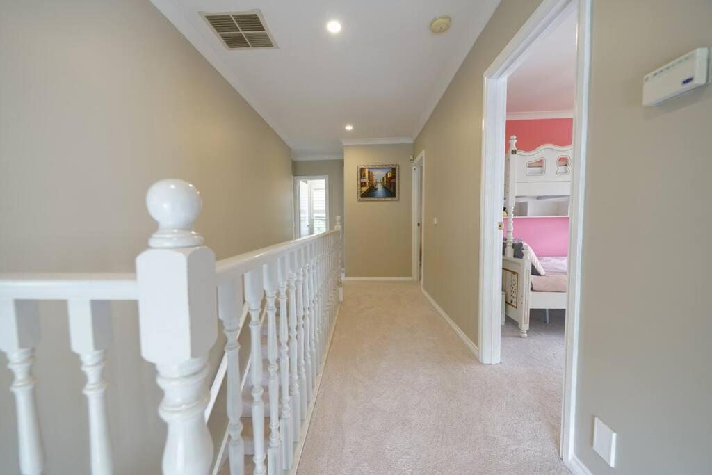 Charming 6 Brm In Melbourne Mullum Mullum Precinct Villa Doncaster East