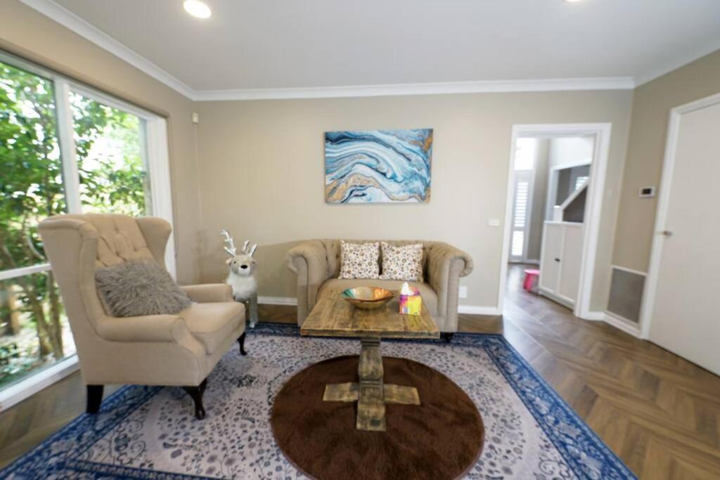 Villa Charming 6 Brm In Melbourne Mullum Mullum Precinct Doncaster East