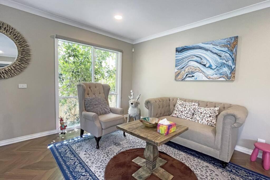 Charming 6 Brm In Melbourne Mullum Mullum Precinct Villa