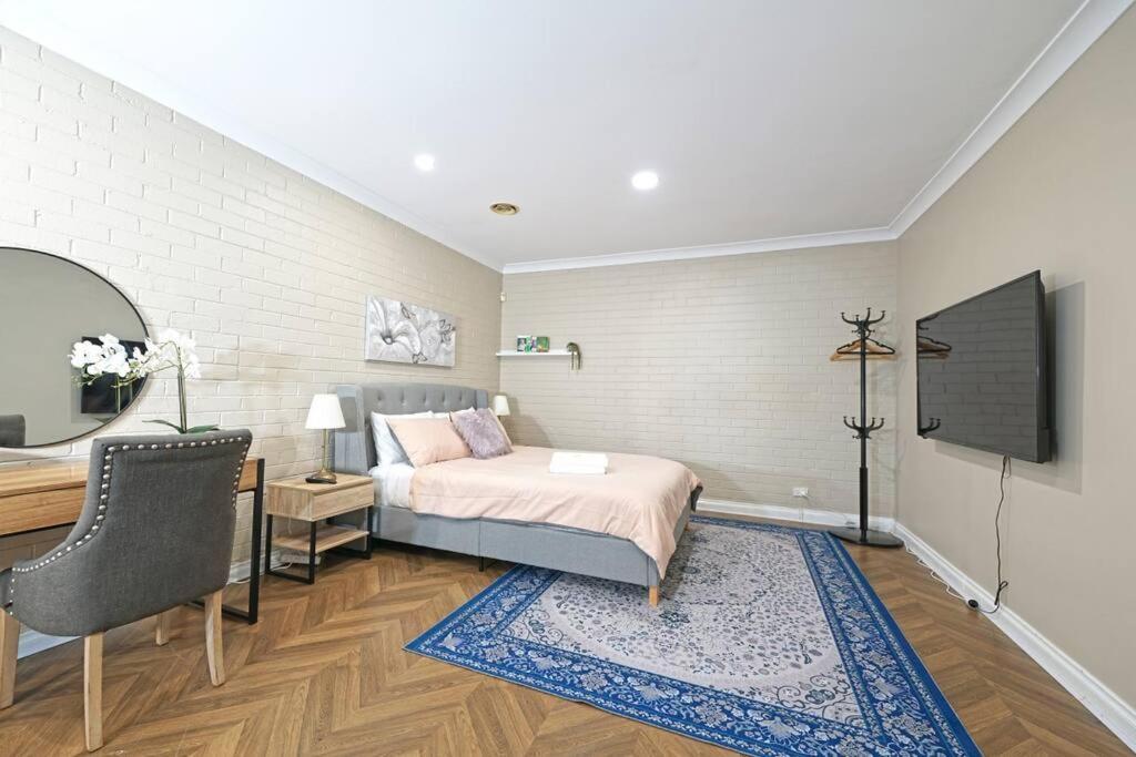 Charming 6 Brm In Melbourne Mullum Mullum Precinct Villa *