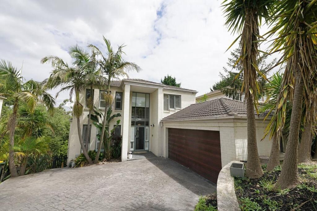 Charming 6 Brm In Melbourne Mullum Mullum Precinct Villa Doncaster East