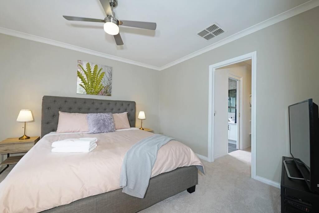 Charming 6 Brm In Melbourne Mullum Mullum Precinct *